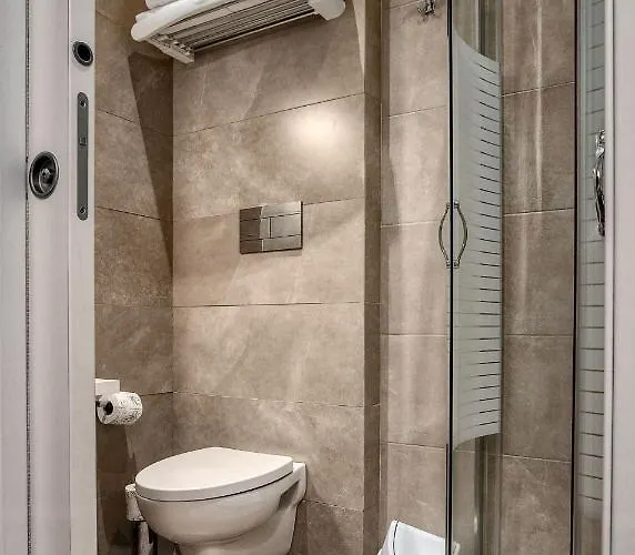Trevi Qq Oda ve Kahvaltı Roma